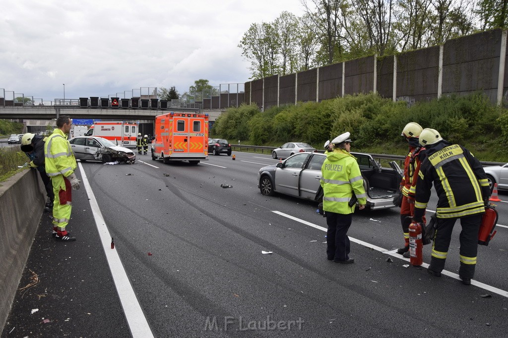 VU Auffahrunfall A 3 Rich Oberhausen kurz vor AS Koeln Dellbrueck P079.JPG - Miklos Laubert